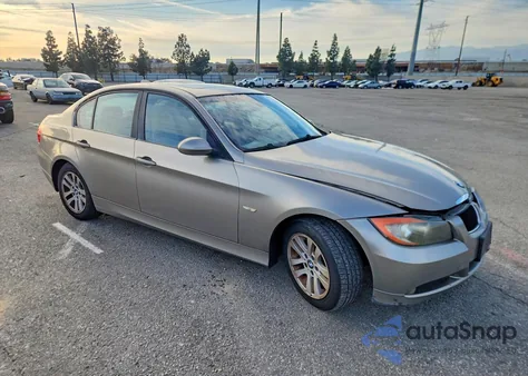 2007 BMW 328 I z USA, uszkodzony, nr VIN WBAVA33577KX75693